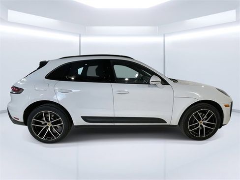 Used 2025 Porsche Macan image 8