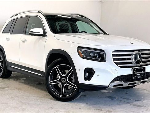 New 2026 Mercedes-Benz GLB 250 4MATIC image 1