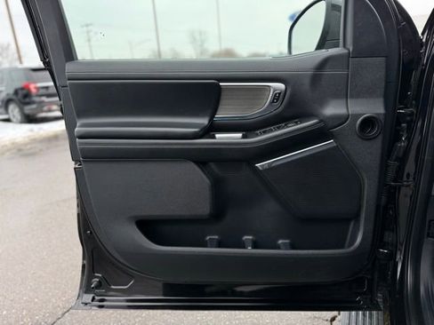 Used 2025 Ford Expedition Max Platinum image 14