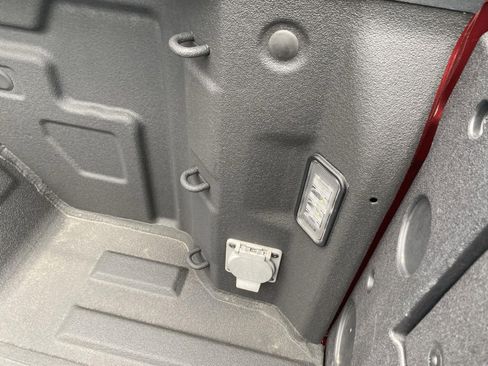 Used 2022 GMC Sierra 1500 SLT AWD/4WD image 17