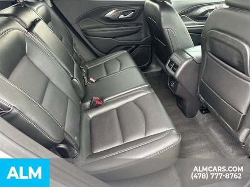Used 2024 GMC Terrain SLT FWD image 17