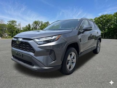 Used 2025 Toyota RAV4 XLE AWD/4WD image 3