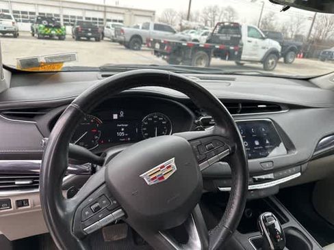 Used 2022 Cadillac XT4 Luxury image 8