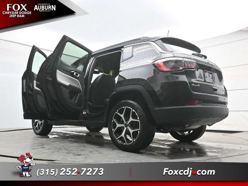 New 2026 Jeep Compass Limited AWD/4WD image 36