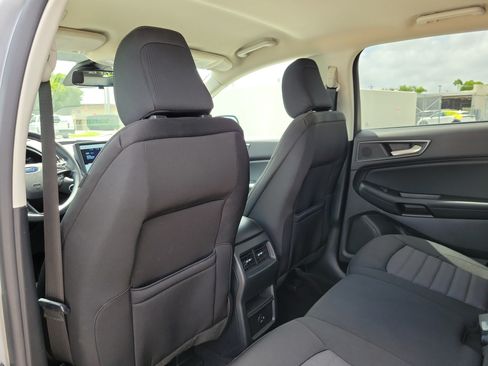 Used 2022 Ford Edge SE w/ Black Appearance Package AWD/4WD image 14