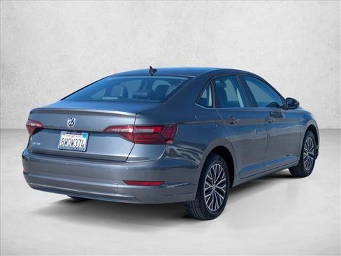 Used 2021 Volkswagen Jetta SE w/ SE Cold Weather Package FWD image 4