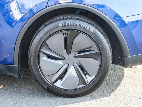 Used 2026 Tesla Model Y Long Range image 9