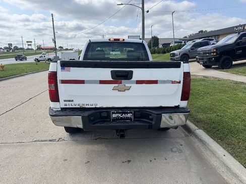 Used 2008 Chevrolet Silverado 1500 W/T w/ Towing Package RWD image 4
