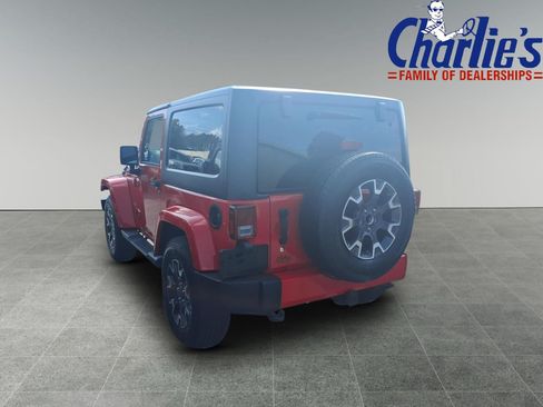 Used 2017 Jeep Wrangler Sahara w/ Dual Top Group AWD/4WD image 5