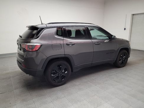 Used 2019 Jeep Compass Latitude FWD image 10