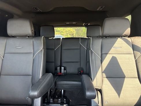 Used 2023 Cadillac Escalade Premium Luxury w/ Performance Package image 11