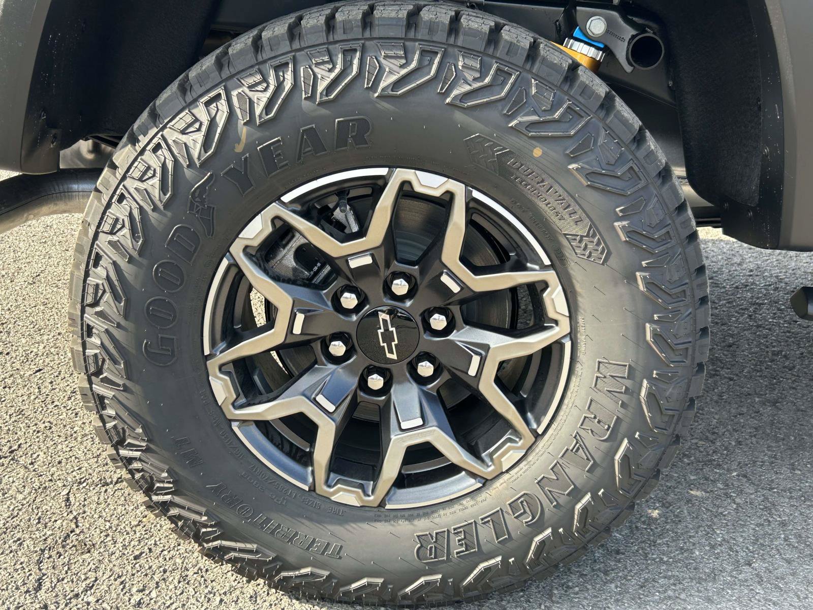 New 2026 Chevrolet Colorado ZR2 w/ Technology Package AWD/4WD image 10