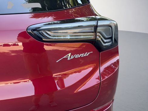 Used 2024 Buick Encore GX Avenir w/ Avenir Technology Package FWD image 34