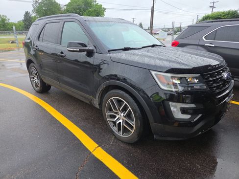 Used 2016 Ford Explorer Sport w/ Equipment Group 401A AWD/4WD image 5