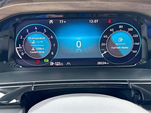 Used 2025 Volkswagen Atlas SE image 12