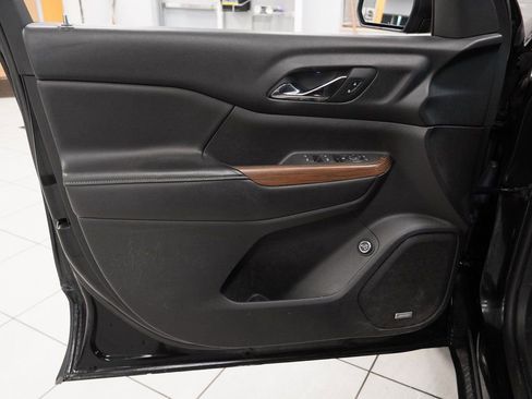 Used 2018 GMC Acadia SLE w/ Driver Alert Package I image 17