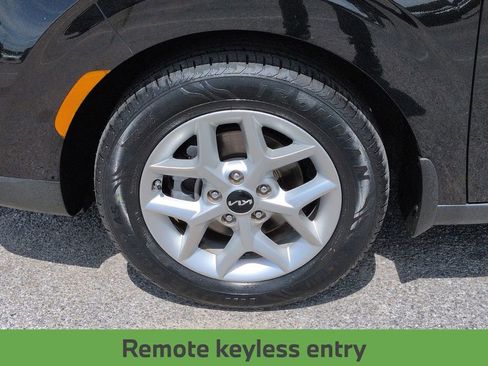 Used 2022 Kia Soul LX w/ Technology Package FWD image 12