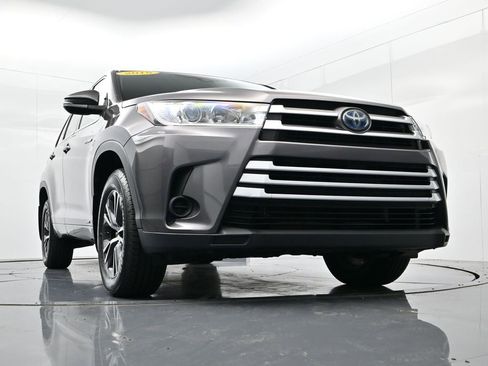 Used 2018 Toyota Highlander LE image 49