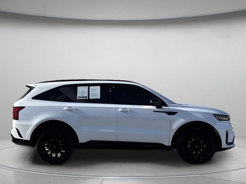 Used 2023 Kia Sorento SX image 2