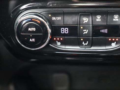 Used 2024 Chevrolet Trax ACTIV w/ Sunroof Package image 25