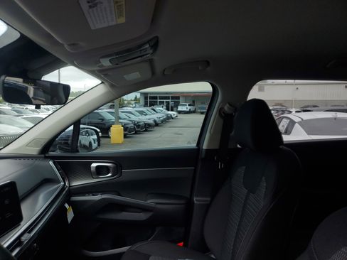 New 2026 Kia Sorento LX image 17