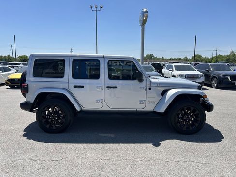 Used 2023 Jeep Wrangler Unlimited Sahara w/ Cold Weather Group AWD/4WD image 3