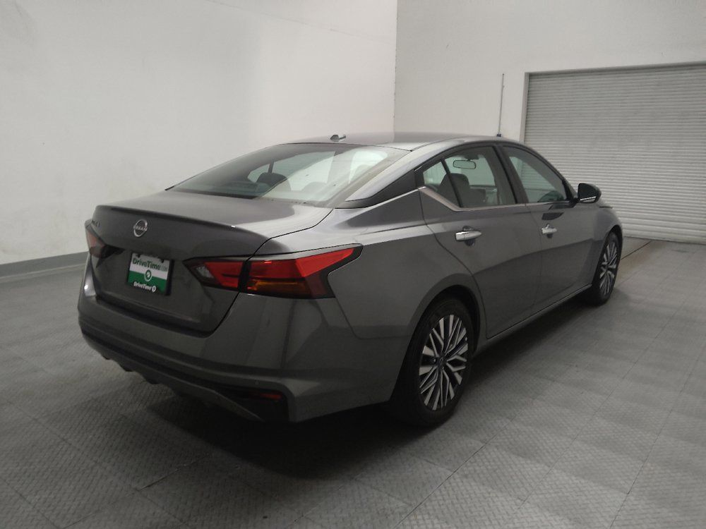 Used 2025 Nissan Altima 2.5 SV FWD image 9