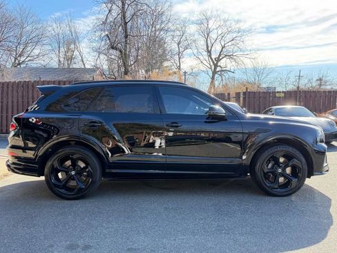Used 2022 Bentley Bentayga image 4