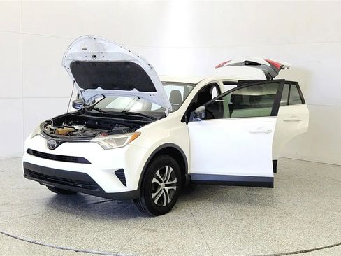 Used 2018 Toyota RAV4 LE w/ All Weather Liner Package AWD/4WD image 10