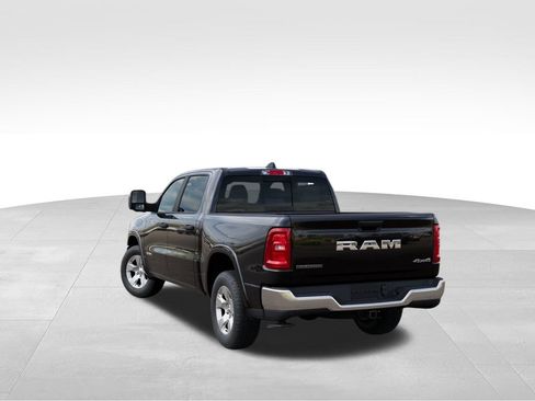 Used 2025 RAM 1500 Big Horn AWD/4WD image 3