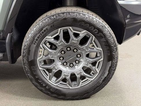 Used 2024 GMC Hummer EV 3X w/ LPO, Illumination Package image 14