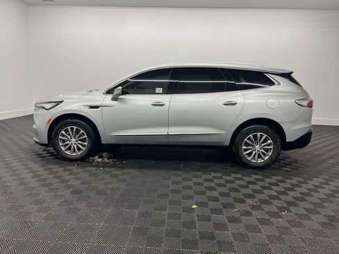 Used 2022 Buick Enclave Premium image 2