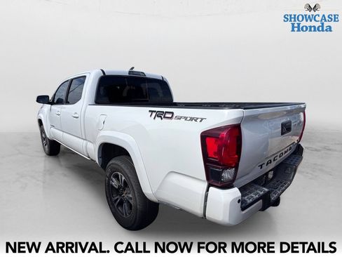 Used 2018 Toyota Tacoma TRD Sport w/ Technology Package RWD image 4