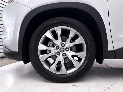 Used 2024 Toyota Grand Highlander FWD image 16