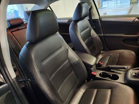 Used 2017 Volkswagen Jetta SE FWD image 17