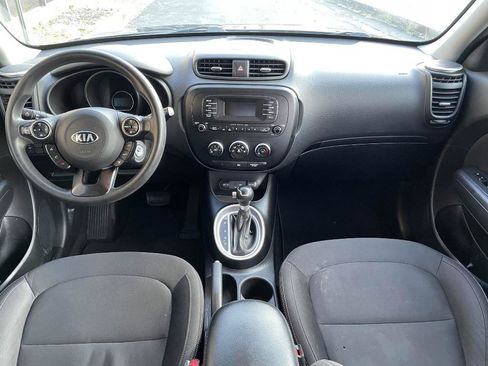 Used 2016 Kia Soul FWD image 10