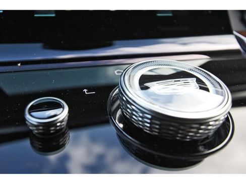 New 2026 Cadillac Escalade ESV Platinum Sport w/ LPO, Floor Liner Package image 21