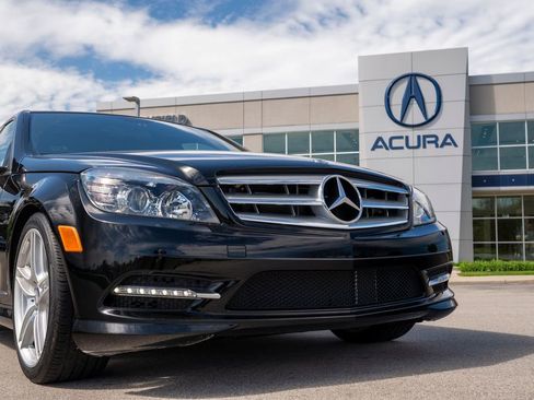 Used 2011 Mercedes-Benz C 300 4MATIC Sedan image 2