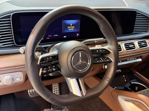 Used 2024 Mercedes-Benz GLS 450 4MATIC image 14