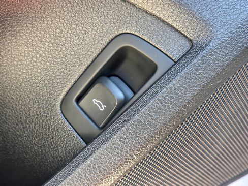 Used 2018 Audi A3 2.0T Premium FWD image 29