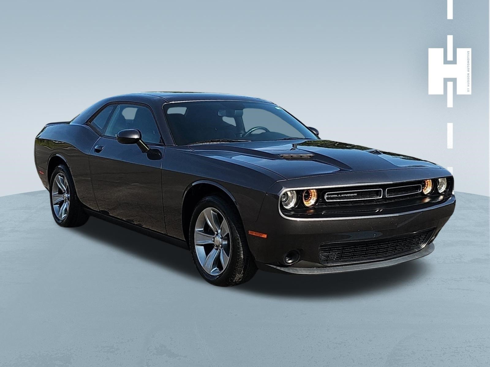 Used 2019 Dodge Challenger SXT RWD image 1