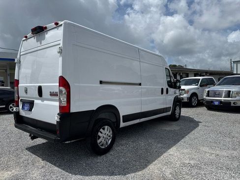 Used 2019 RAM ProMaster 2500 w/ Premium Appearance Group FWD image 4