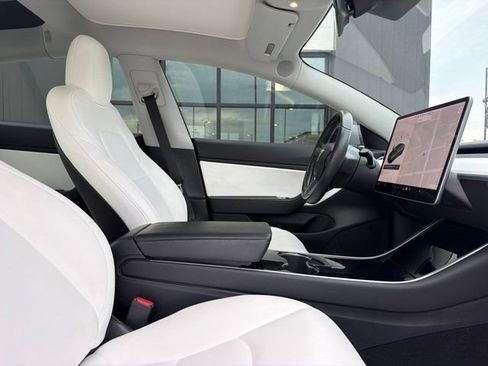 Used 2019 Tesla Model 3 Standard Range Plus RWD image 11