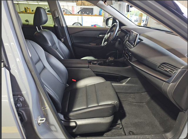 Certified 2023 Nissan Rogue SV w/ SV Premium B Package AWD/4WD image 14