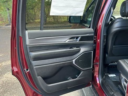 New 2026 Jeep Grand Wagoneer 4WD image 23