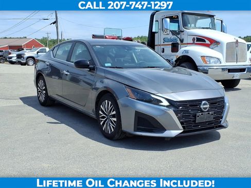 Used 2023 Nissan Altima 2.5 SV FWD image 3