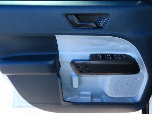 Certified 2025 Ford Maverick XLT w/ XLT Luxury Package image 15