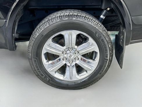 Used 2018 Ford F150 King Ranch w/ Equipment Group 601A Luxury AWD/4WD image 35