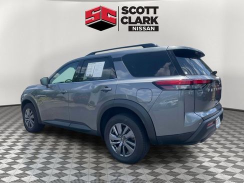 Used 2025 Nissan Pathfinder SV AWD/4WD image 4