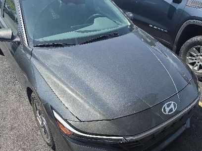 Used 2024 Hyundai Elantra SEL